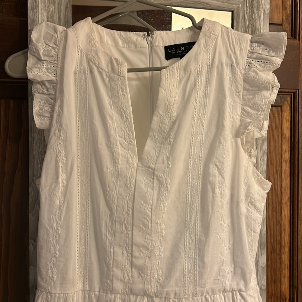 White knee length dress - Picture 3 of 4